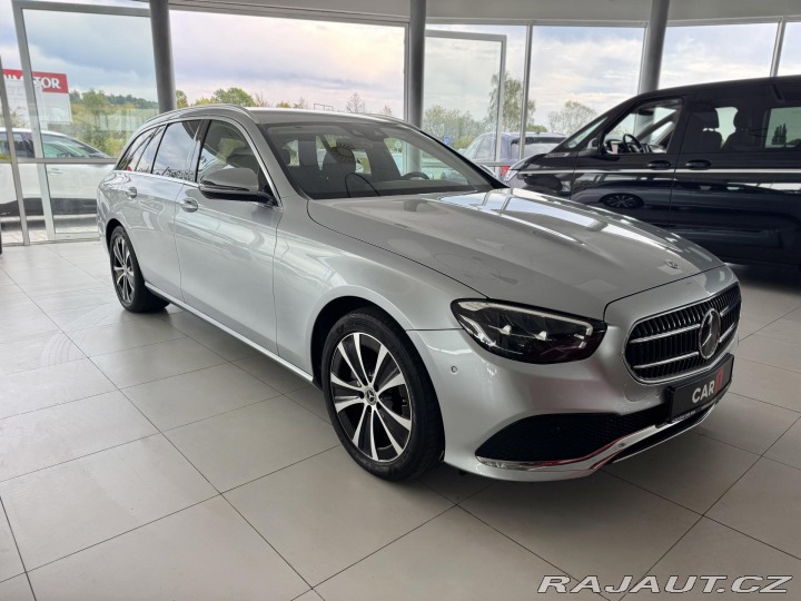 Mercedes-Benz E 300e 235kW*Webasto*REZERV 2023