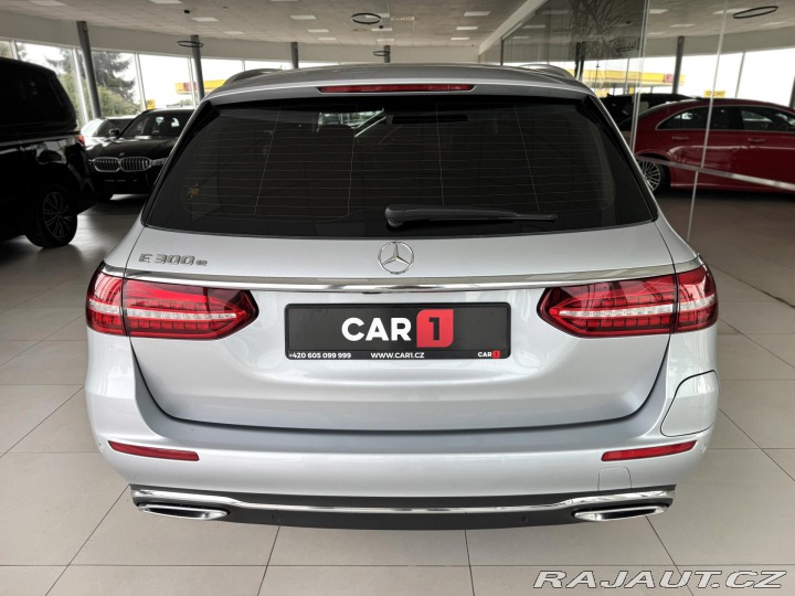 Mercedes-Benz E 300e 235kW*Webasto*REZERV 2023