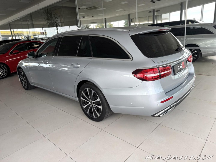 Mercedes-Benz E 300e 235kW*Webasto*REZERV 2023