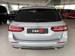 Mercedes-Benz E 300e 235kW*Webasto*Tažné* 2023