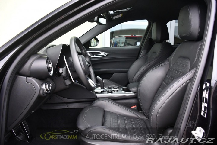 Alfa Romeo Giulia 2.0T 16V 206kW VELOCE AT8 2024