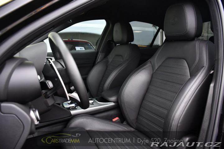 Alfa Romeo Giulia 2.0T 16V 206kW VELOCE AT8 2024