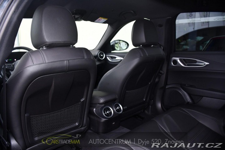 Alfa Romeo Giulia 2.0T 16V 206kW VELOCE AT8 2024