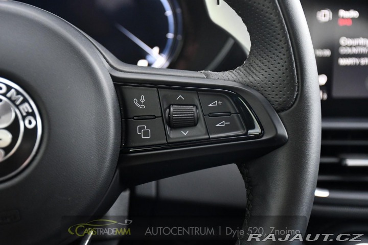 Alfa Romeo Giulia 2.0T 16V 206kW VELOCE AT8 2024