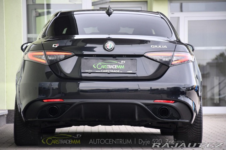 Alfa Romeo Giulia 2.0T 16V 206kW VELOCE AT8 2024