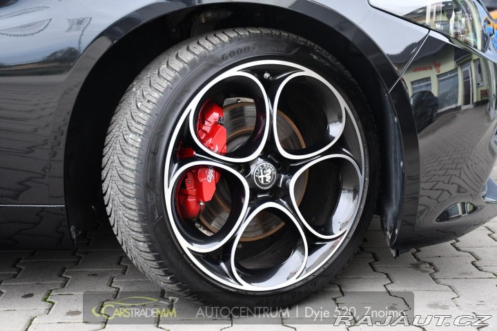 Alfa Romeo Giulia 2.0T 16V 206kW REZERVACE 2024