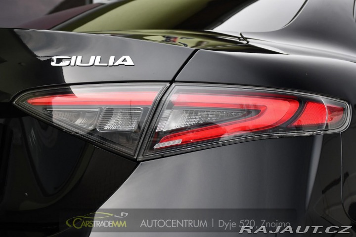 Alfa Romeo Giulia 2.0T 16V 206kW VELOCE AT8 2024
