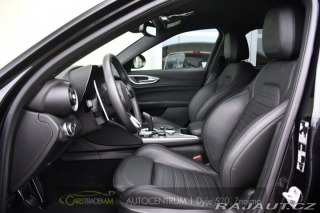 Alfa Romeo Giulia 2.0T 16V 206kW VELOCE AT8 2024
