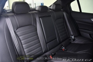 Alfa Romeo Giulia 2.0T 16V 206kW VELOCE AT8 2024