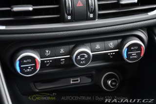 Alfa Romeo Giulia 2.0T 16V 206kW VELOCE AT8 2024