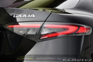 Alfa Romeo Giulia 2.0T 16V 206kW VELOCE AT8 2024