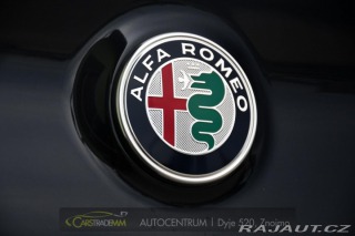 Alfa Romeo Giulia 2.0T 16V 206kW VELOCE AT8 2024