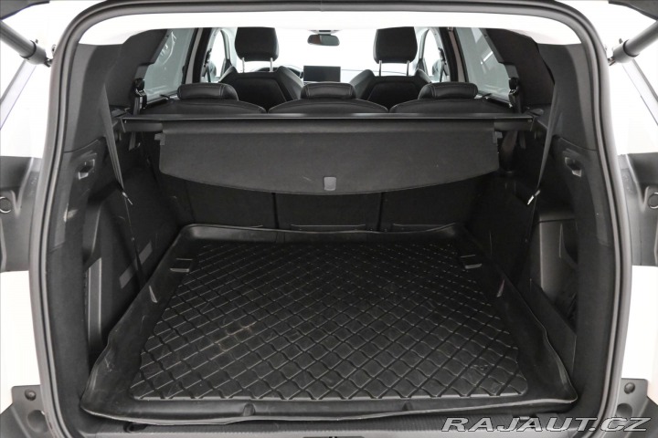 Peugeot 5008 1,5 HDI 96 kW EAT8 7Míst 2022