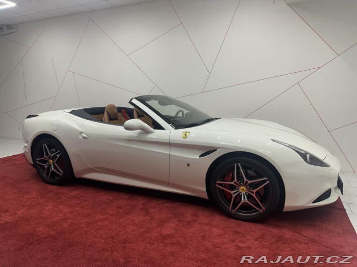 Ferrari California T*CAMERA*QUIO*TEMPOMAT*DP 2015