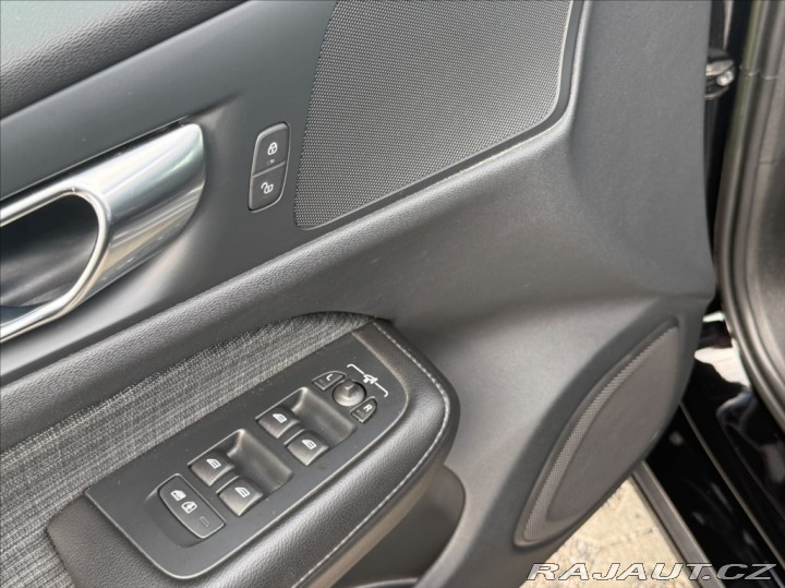 Volvo V60 2,0 I B3 CORE AT 120kW 2022