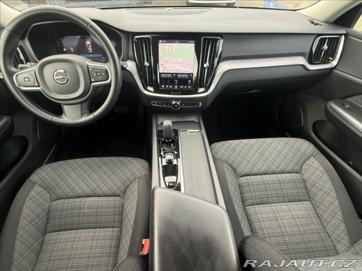 Volvo V60 2,0 I B3 CORE AT 120kW 2022