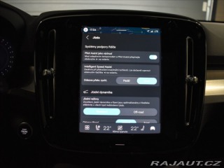 Volvo XC40 2,0 B3 Plus dark Bezklič, 2025