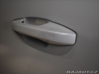 Volvo XC40 2,0 B3 Plus dark Bezklič, 2025