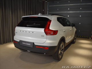 Volvo XC40 2,0 B3 Plus dark Bezklič, 2025