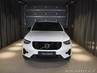 Volvo XC40 2,0 B3 Plus dark Bezklič, 2025