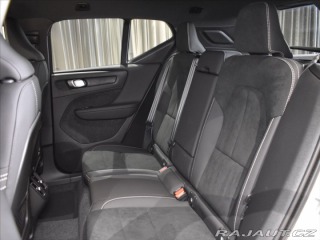 Volvo XC40 2,0 B3 Plus dark Bezklič, 2025