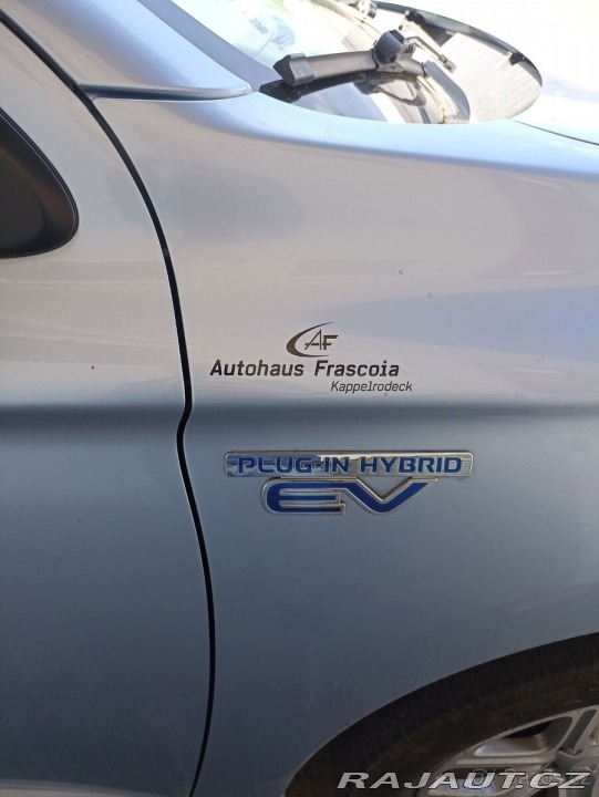 Mitsubishi Outlander 2,0 PHEV 4×4 – plug-in 2014