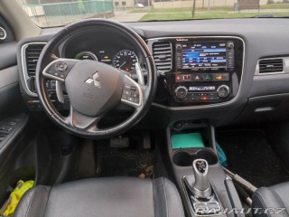 Mitsubishi Outlander 2,0 PHEV 4×4 – plug-in 2014