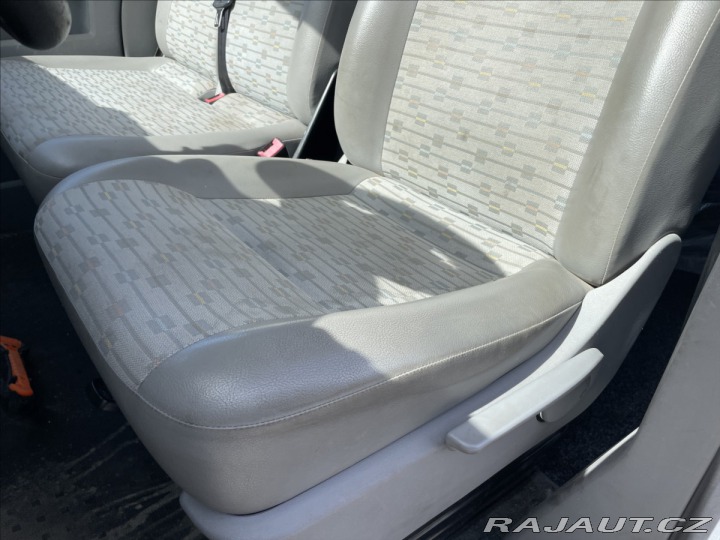 Volkswagen Transporter 2,0 TDI 103kw LONG 6míst 2012