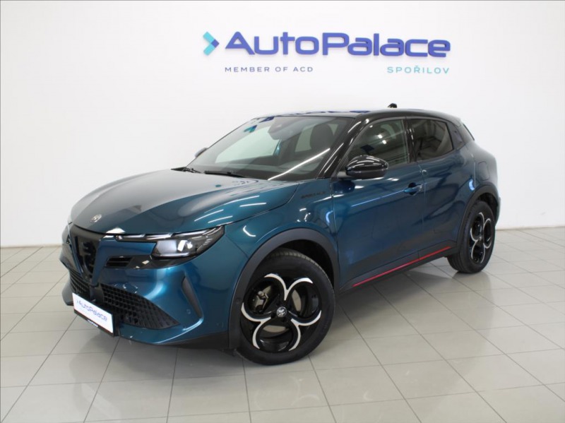 Alfa Romeo Junior 1,2 Hybrid 145k.PANO.El.s