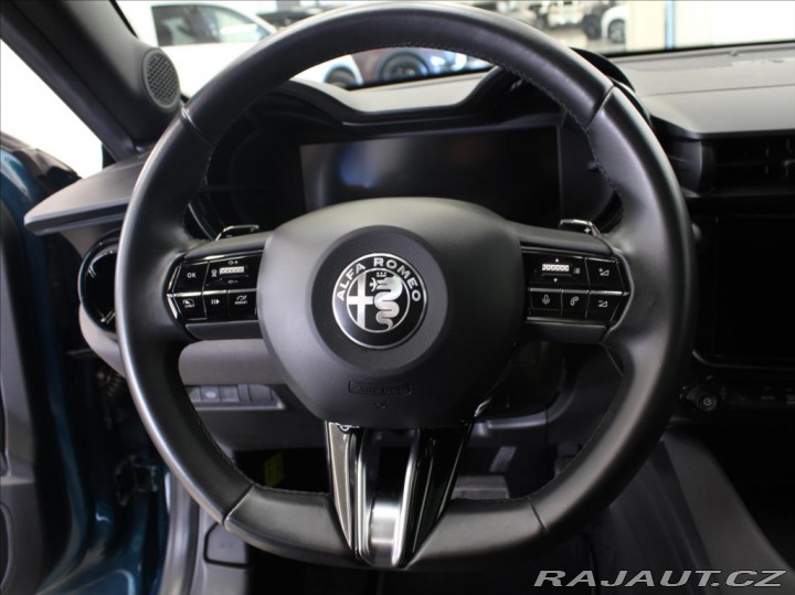 Alfa Romeo Junior 1,2 Hybrid 145k.PANO.El.s 2024