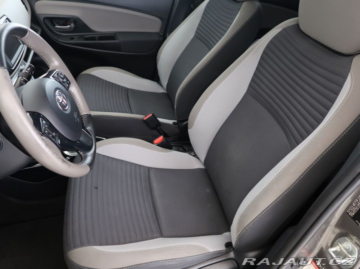 Toyota Yaris 1.5Hybrid,e-CVT,Selection 2019