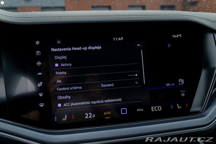 Volkswagen Touareg R-Line | Natáčacia zadná 2025