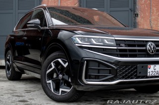 Volkswagen Touareg R-Line | Natáčacia zadná 2025