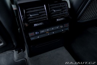 Volkswagen Touareg R-Line | Natáčacia zadná 2025
