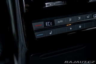 Volkswagen Touareg R-Line | Natáčacia zadná 2025