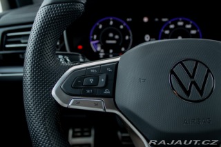 Volkswagen Touareg R-Line | Natáčacia zadná 2025