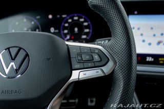 Volkswagen Touareg R-Line | Natáčacia zadná 2025