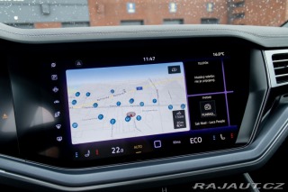 Volkswagen Touareg R-Line | Natáčacia zadná 2025