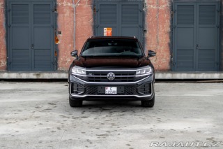 Volkswagen Touareg R-Line | Natáčacia zadná 2025