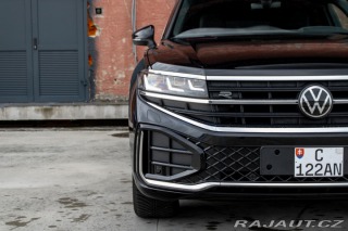 Volkswagen Touareg R-Line | Natáčacia zadná 2025
