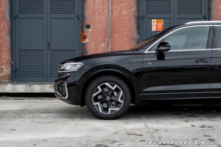 Volkswagen Touareg R-Line | Natáčacia zadná 2025