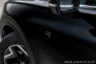 Volkswagen Touareg R-Line | Natáčacia zadná 2025