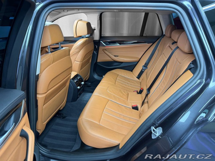 BMW 5 540i xDrive LUXURY LINE, 2021