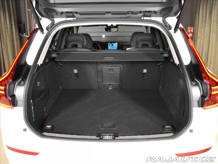 Volvo XC60 2,0 B5 AWD PLUS BLIS,Bezk 2026