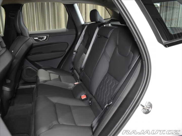 Volvo XC60 2,0 B5 AWD PLUS BLIS,Bezk 2026