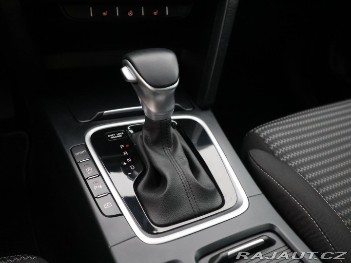 Kia Ceed 1,5 T-GDI 117kW DCT TOP D 2024