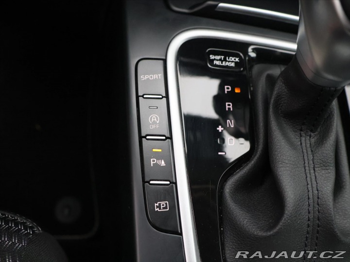 Kia Ceed 1,5 T-GDI 117kW DCT TOP D 2024