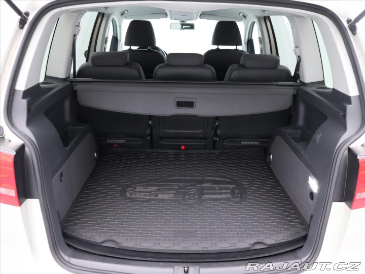 Volkswagen Touran 1,6 TDI 77kW DSG Comfortl 2011