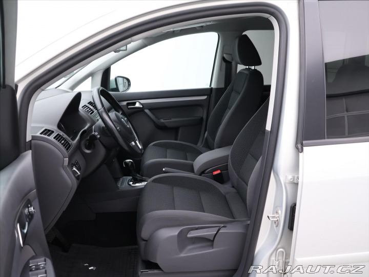 Volkswagen Touran 1,6 TDI 77kW DSG Comfortl 2011