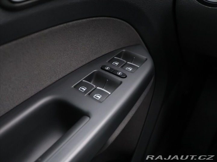 Volkswagen Touran 1,6 TDI 77kW DSG Comfortl 2011